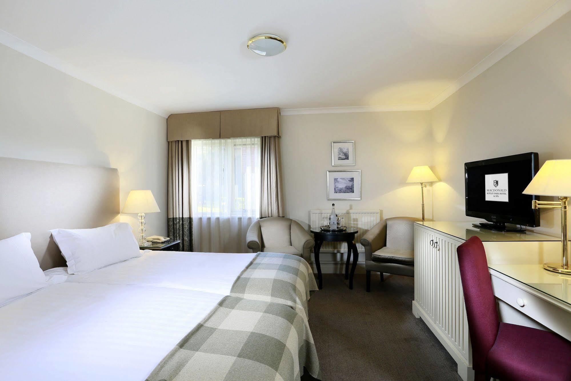 Hotel Macdonald Botley Park & 4*